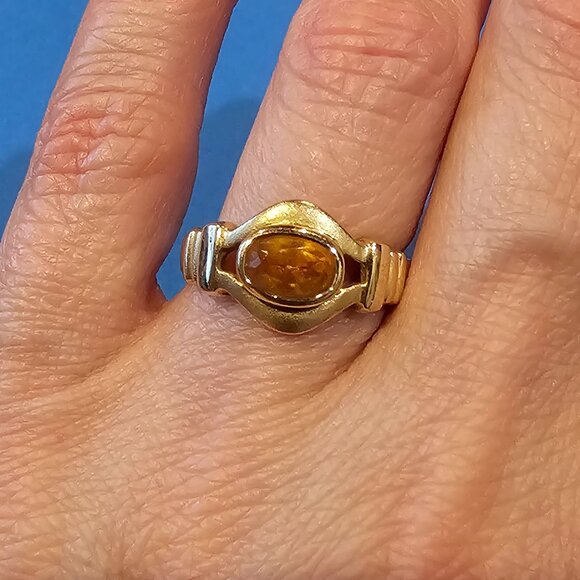 14K Yellow Gold and Citrine Ring, size 6.25 - Picture 3 of 10